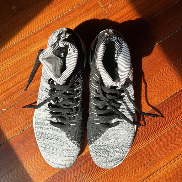 Nike Hyperdunk Flyknit Oreo - Picture 3 of 3